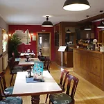 Wirtschaft & Zum Huthaus Konukevi 3*