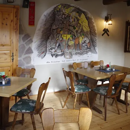 Wirtschaft & Zum Huthaus Affittacamere Schneeberg (Saxony)
