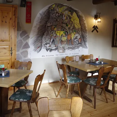 Wirtschaft & Zum Huthaus Konukevi Schneeberg (Saxony)