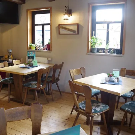 Wirtschaft&pension Zum Huthaus Gasthof *