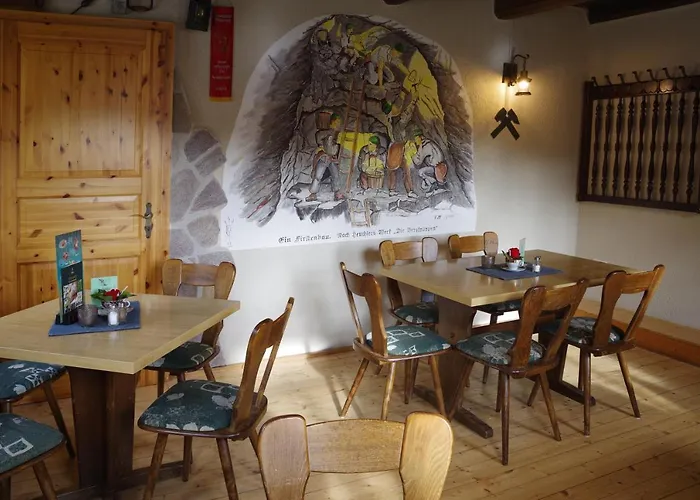Wirtschaft&pension Zum Huthaus Gasthof Schneeberg (Saxony)